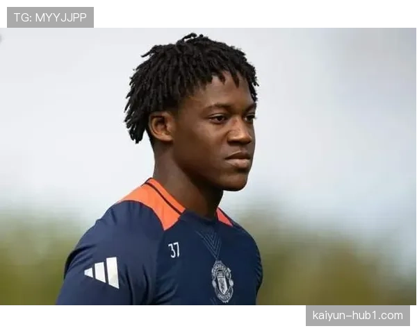 梅努单后腰防守经验不足 曼联中场年轻球员成长代价显现